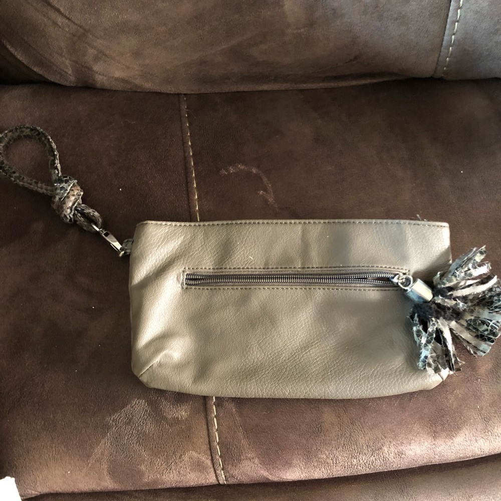 Wristlet